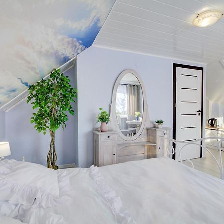 Apartamenty U Romana Тилич Екстериор снимка