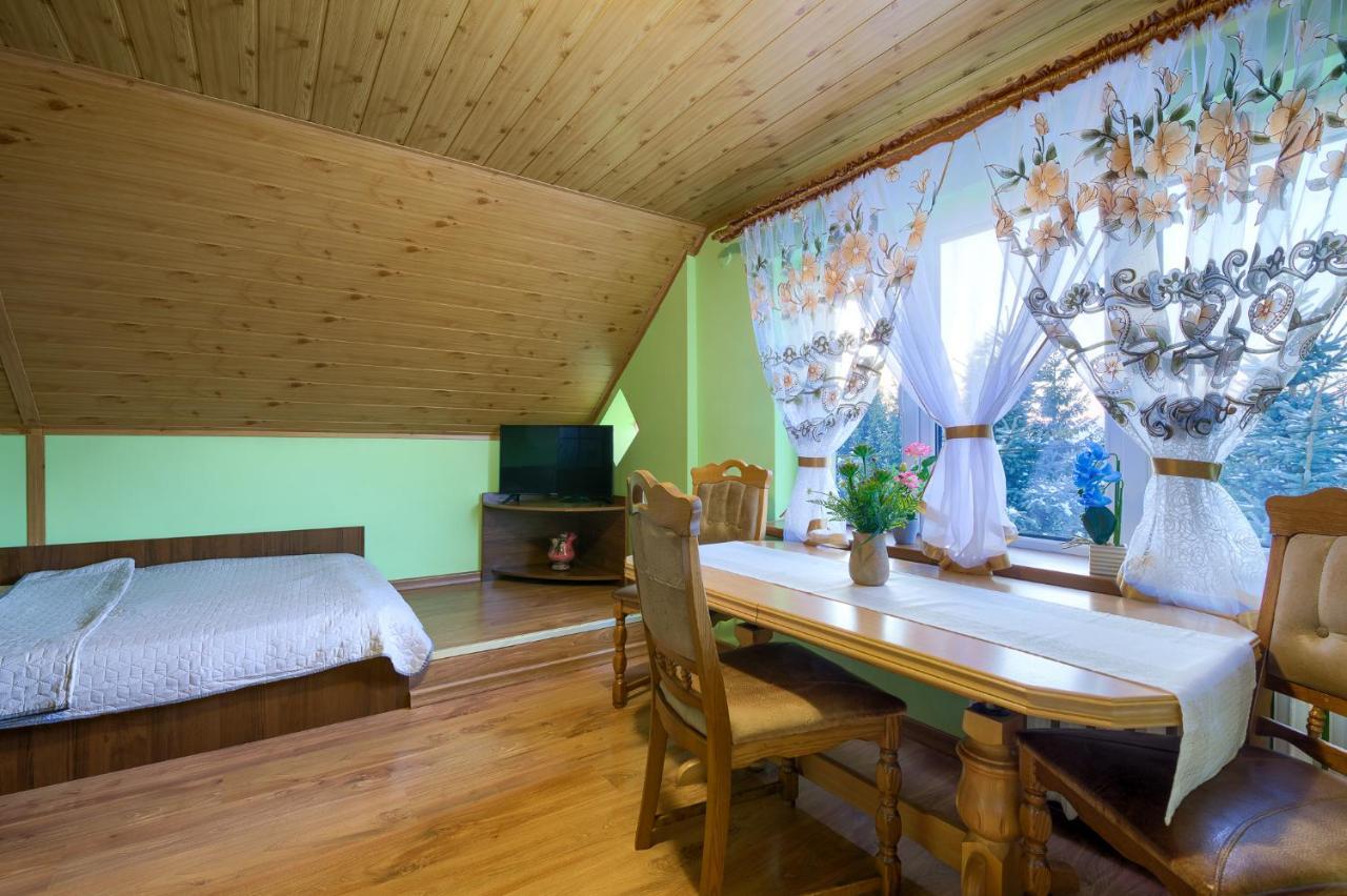 Apartamenty U Romana Тилич Екстериор снимка