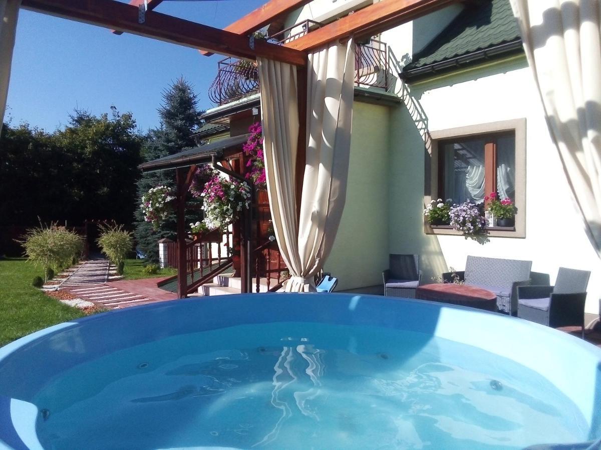 Apartamenty U Romana Тилич Екстериор снимка